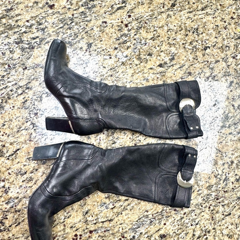 Elegant Black Leather Heeled Boots